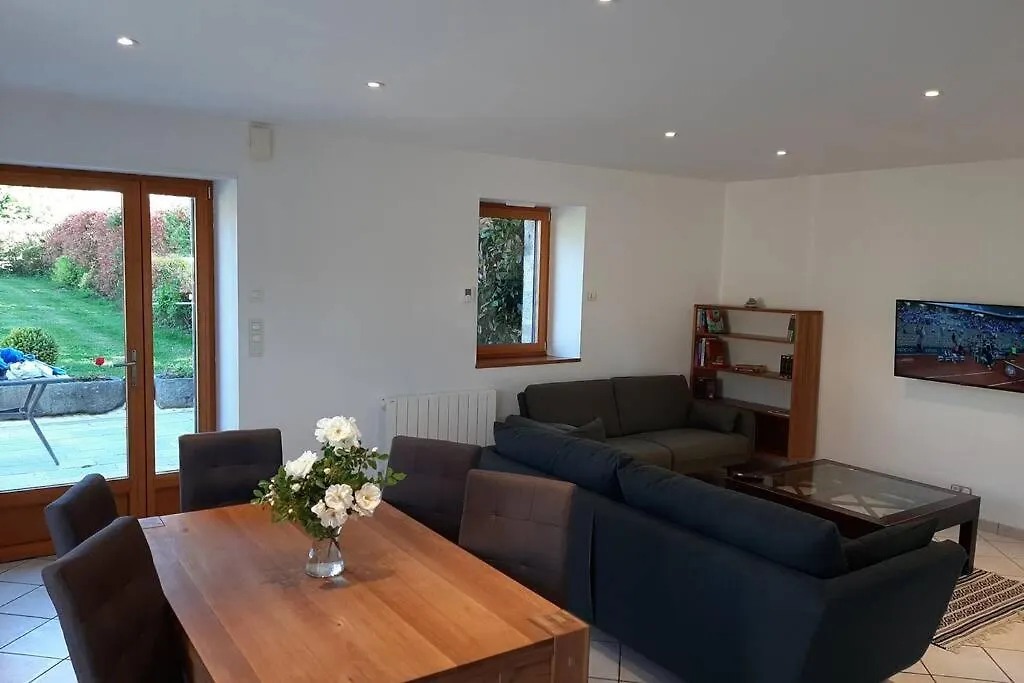 Holiday home La Maison Bleue Saint-Sauveur-des-Landes