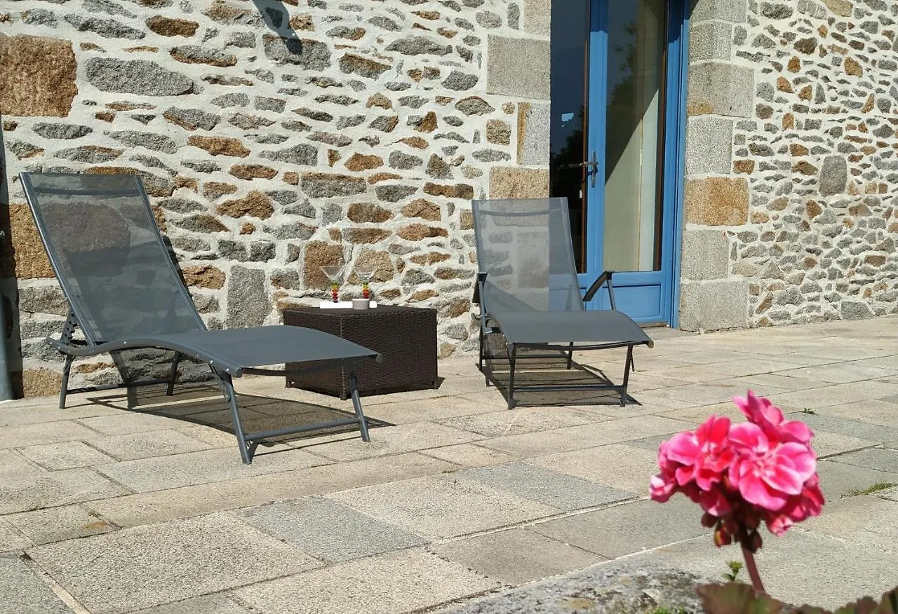 La Maison Bleue Saint-Sauveur-des-Landes France